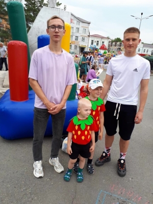 Фестиваль летней ягоды прошёл в Спасске-Дальнем